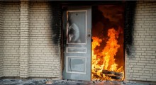 Как една входна врата спаси дом. Истинска история
