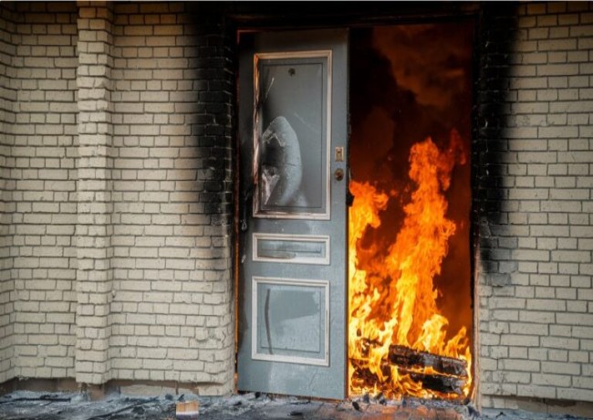 Как една входна врата спаси дом. Истинска история